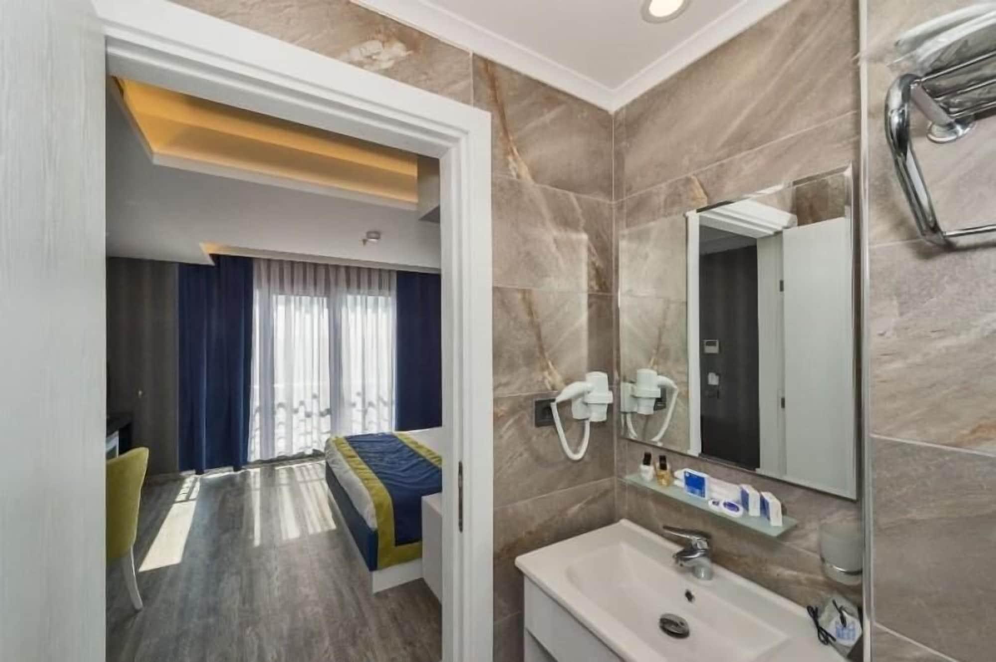 Inntel Hotel Istanbul Exterior foto